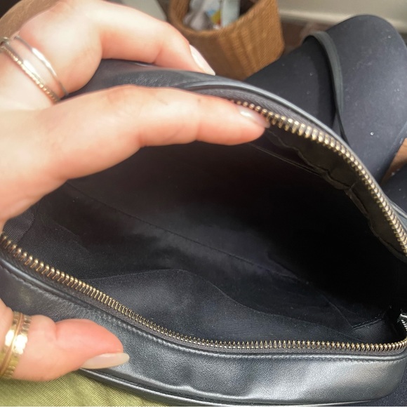 Authentic Yves Saint Laurent LOU CAMERA BAG IN QUILTED LEATHER - Picture 5 of 13